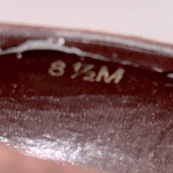 Van Eli Vero Cuoio Brown Suede Pumps with Patent Leather Vamp Size 8.5 - EUC - Picture 9 of 12